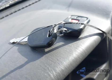 2005 Ford Escape Xlt from USA, damaged, VIN 1FMCU93175KA43204